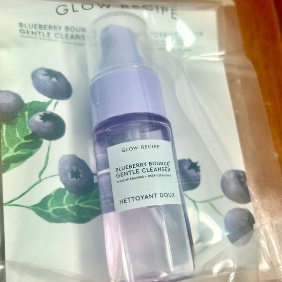 Glow Recipe Blueberry Bounce Gentle Cleanser Deep Clean Mini 1oz/30ml Travel NEW - Picture 1 of 5